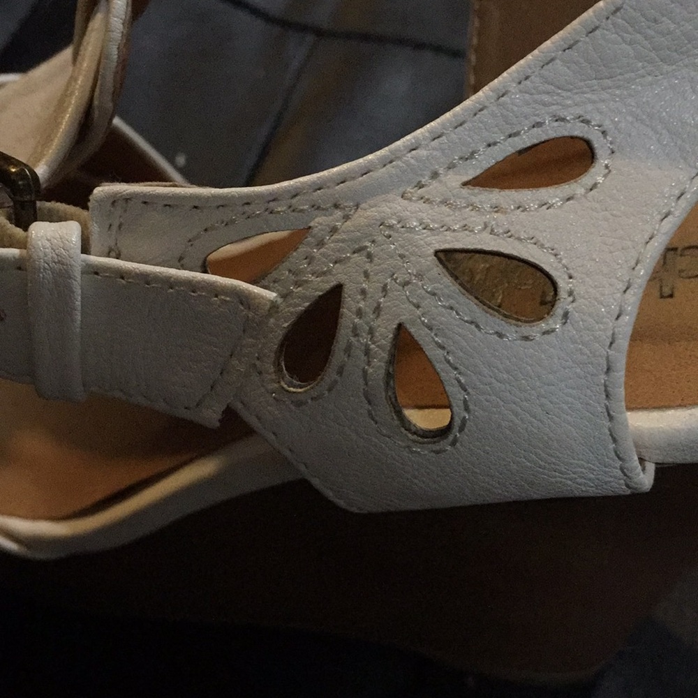 Shoes - Picture 3 of 4